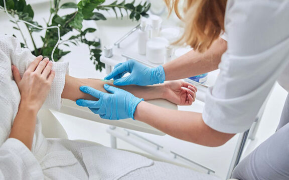 Ozonoterapia per cellulite, acne e segni del tempo